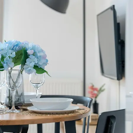Klimatyczne I Nowoczesne Very Berry W Poznaniu By Renters Appartamento *
