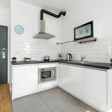 Klimatyczne I Nowoczesne Very Berry W Poznaniu By Renters Апартаменты *